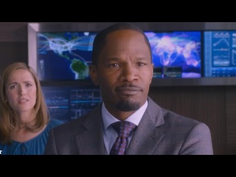 Jamie Foxx Surprises Fans with 'Annie' Sing-along