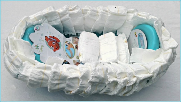 how to make a baby bathtub diaper cake