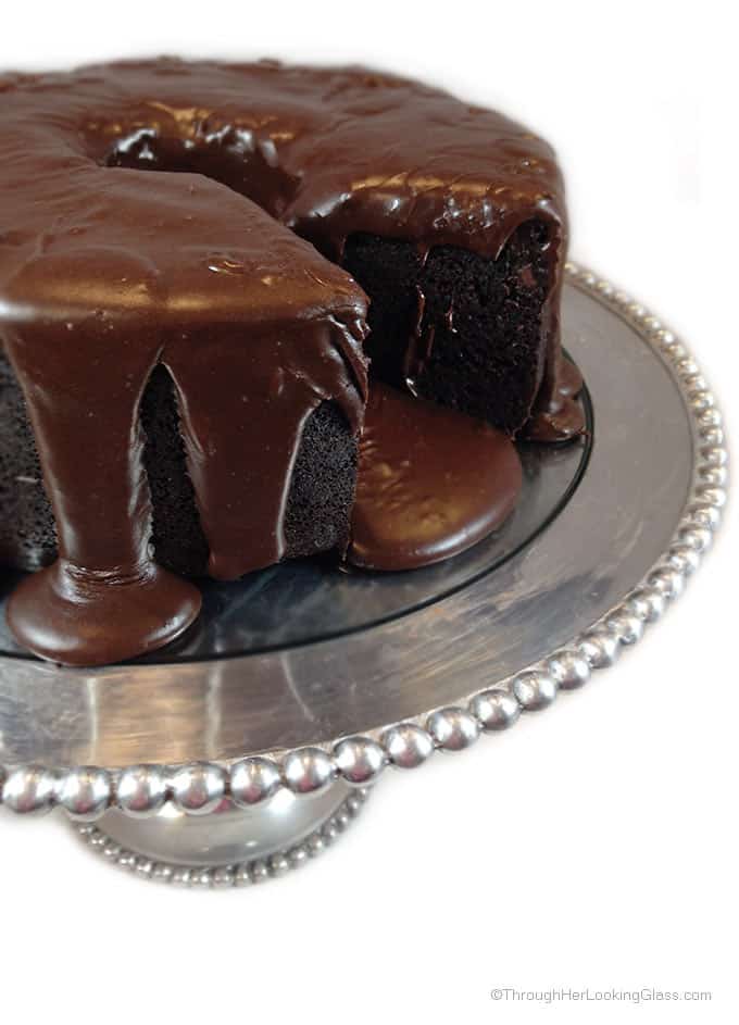 how to make a drip cake with chocolate fudge