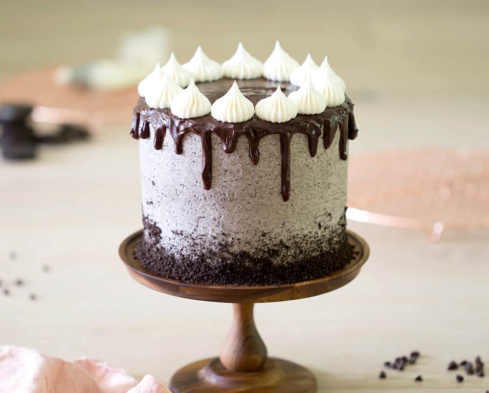 how to make a drip cake - cookies and cream