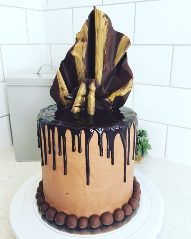 how to make a chocolate banana drip cake with gold