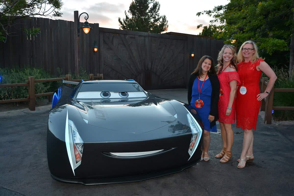 cars 3 premiere disneyland cars land