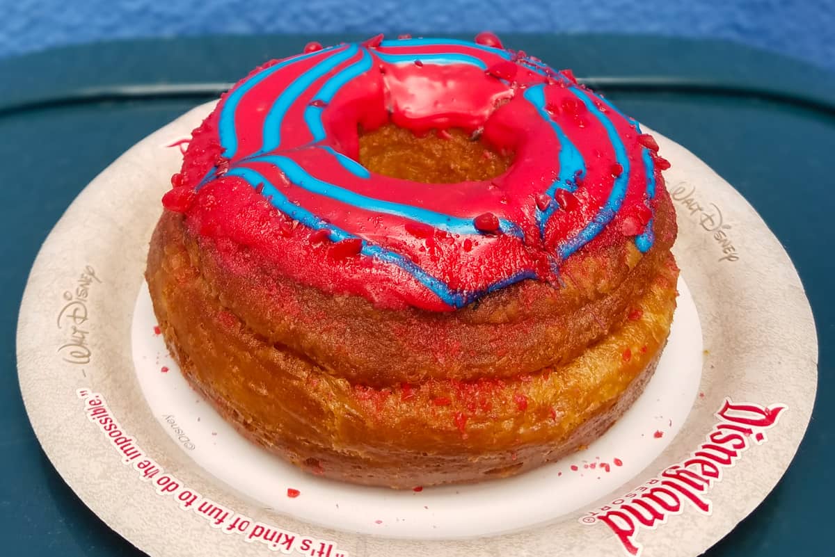 summer of heroes donut disneyland maple bacon