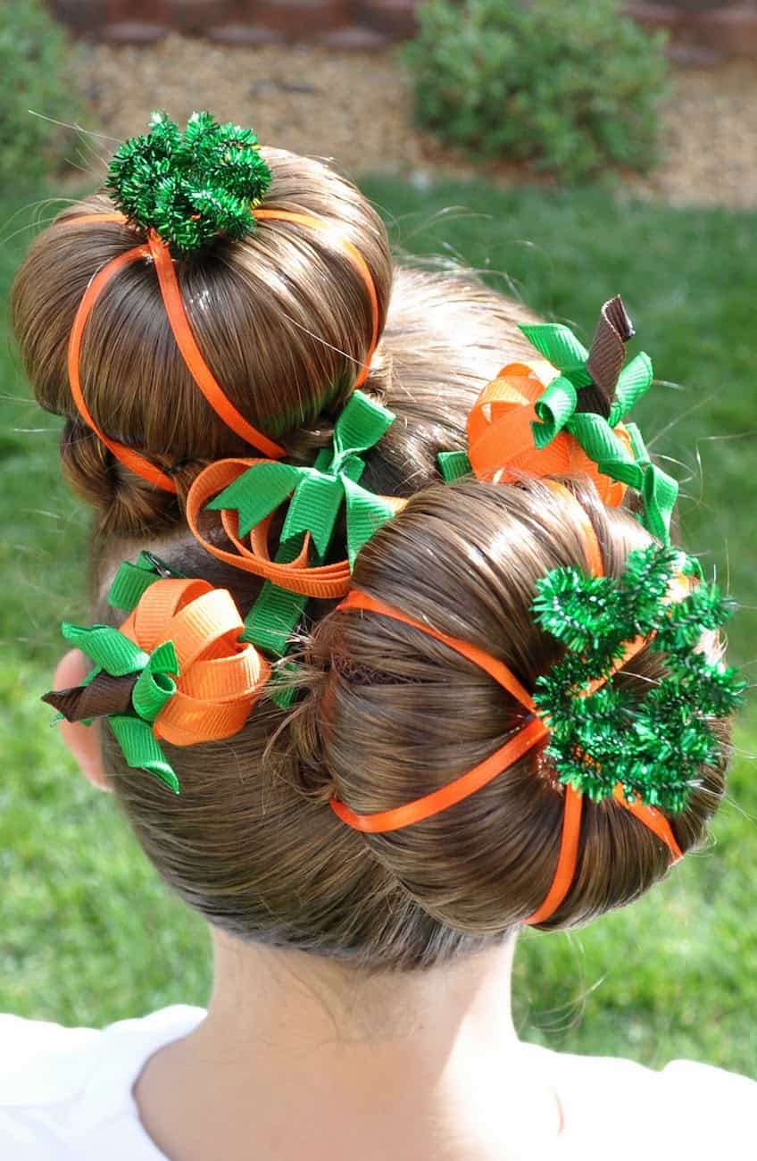 cute Halloween hairstyle pumpkin buns