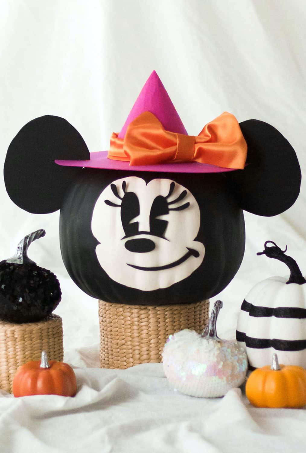 Minnie Mouse witch pumpkin idewa