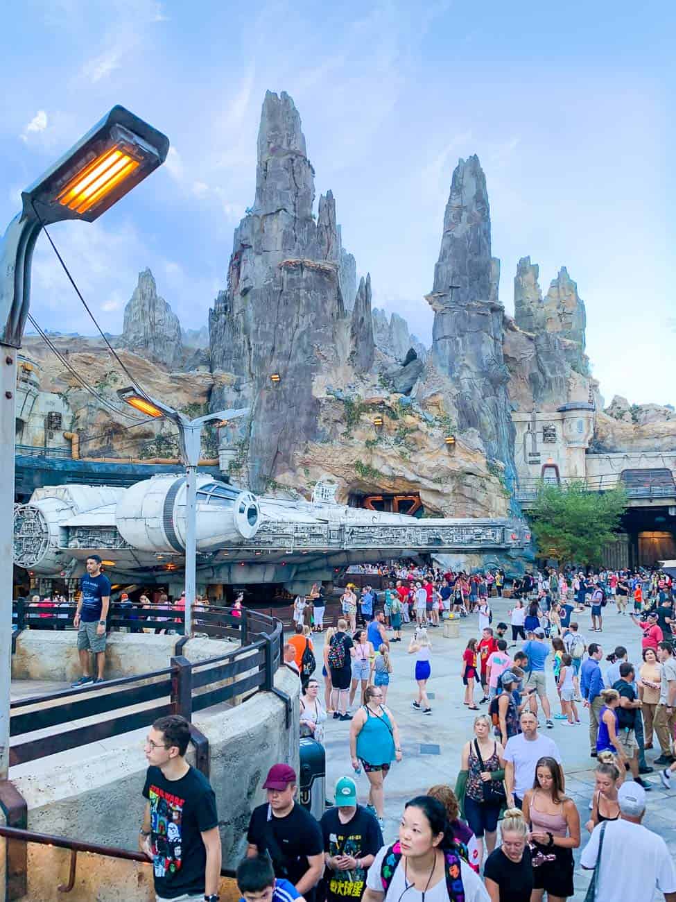 visit star wars galaxy's edge millennium falcon smuggler's run