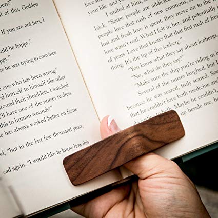 60 Unique Gifts for Book Lovers: The Right Present for Any Reader