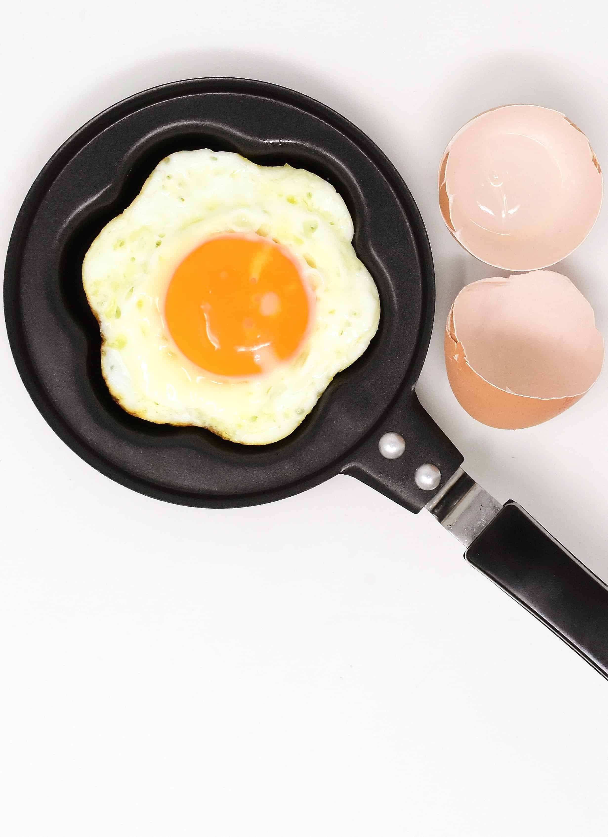 fried egg in small pan