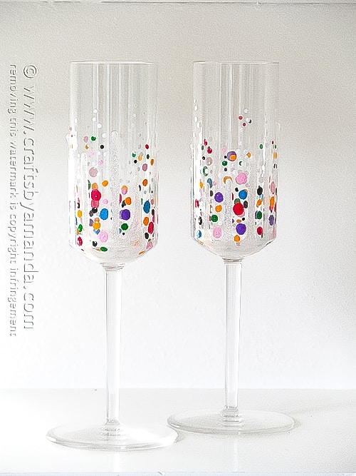 confetti decorated champagne flutes