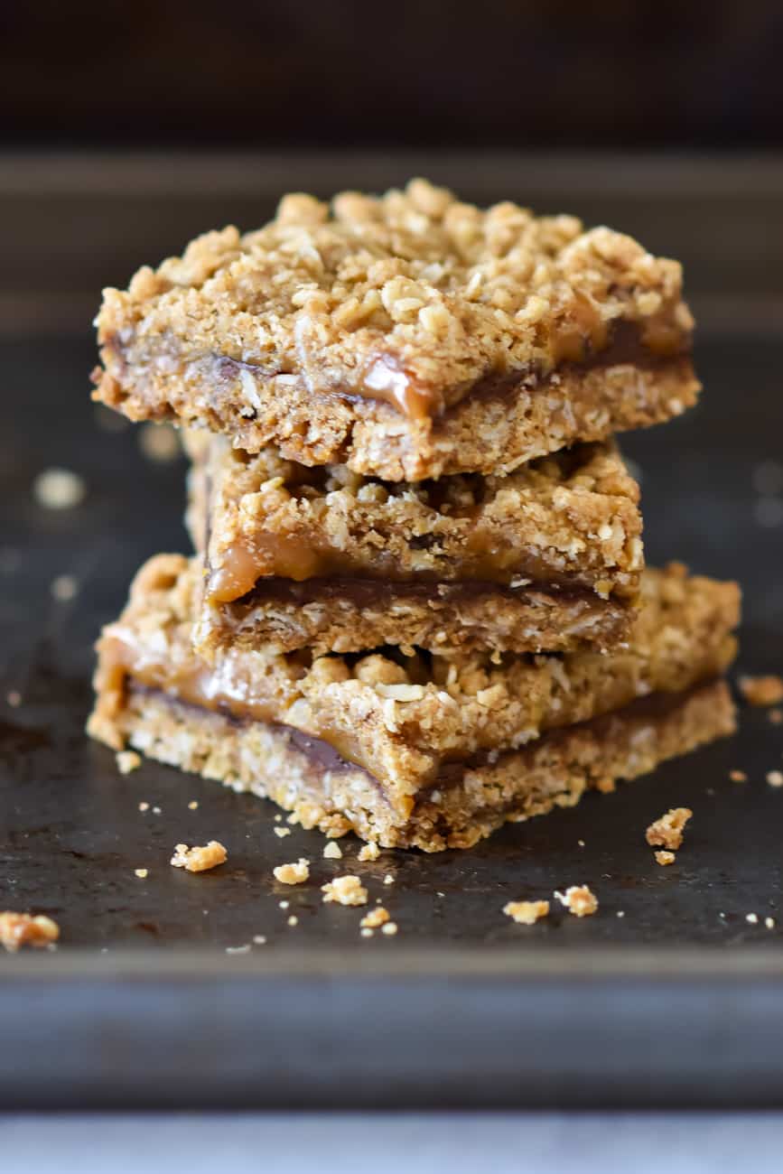 caramel bars with crumbs