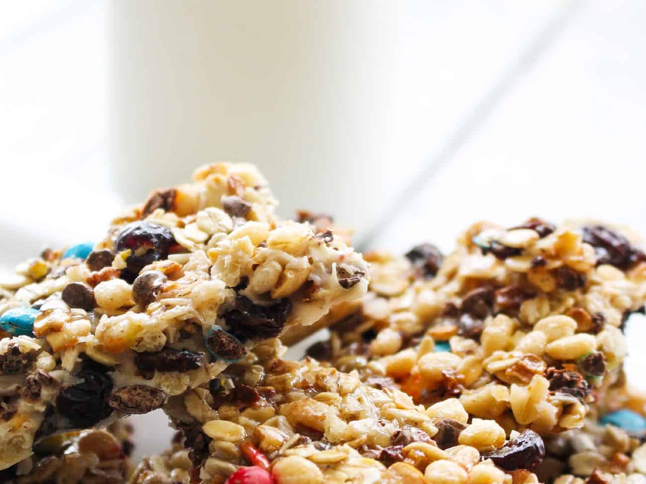 close up of crunchy granola bar recipe