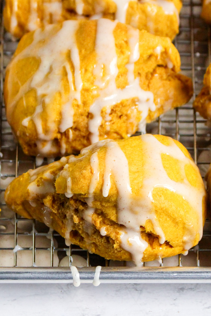 pumpkin scone recipe with pumpkin pie spice icing