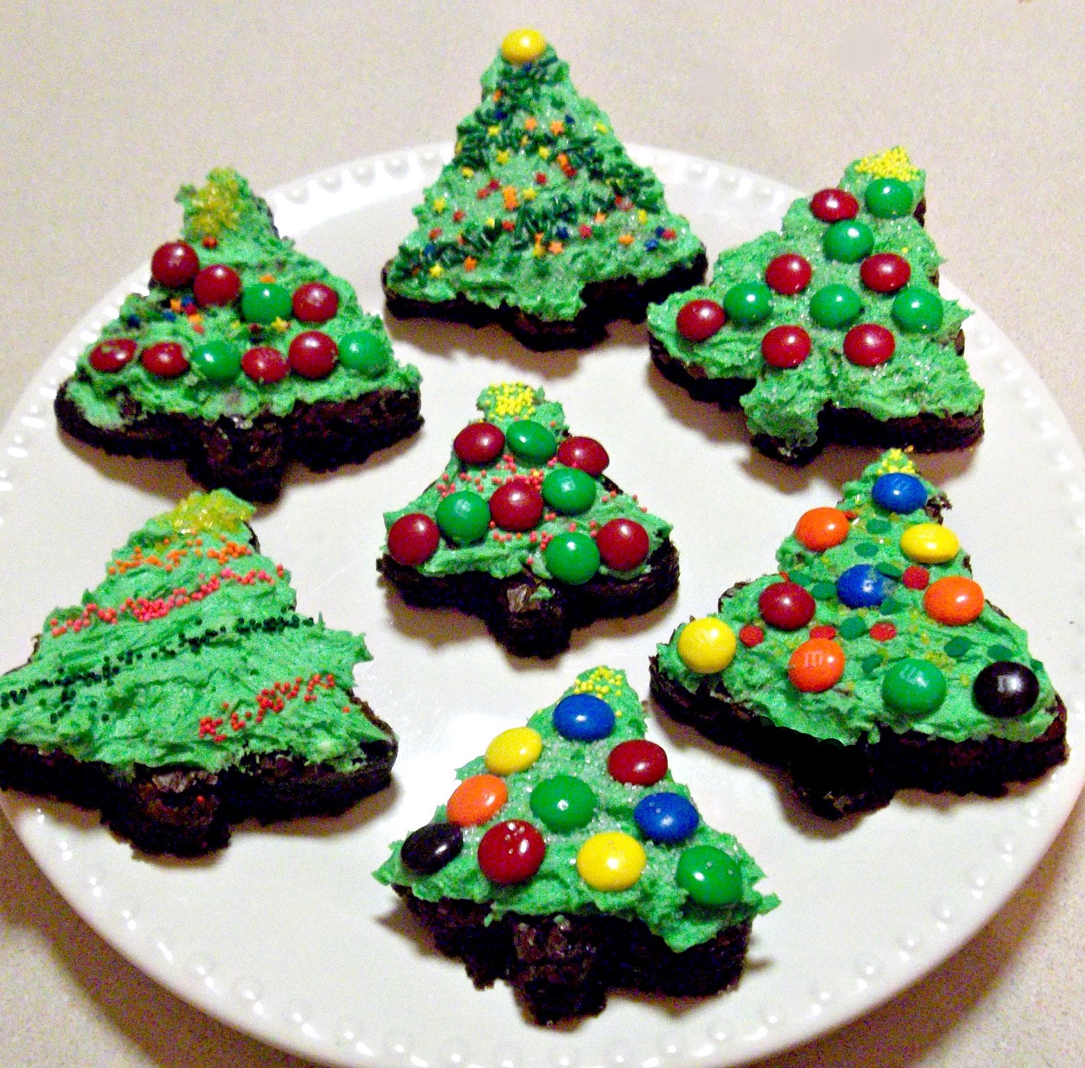 Easy Christmas Recipes for Kids: 21 Kid-Friendly Treats