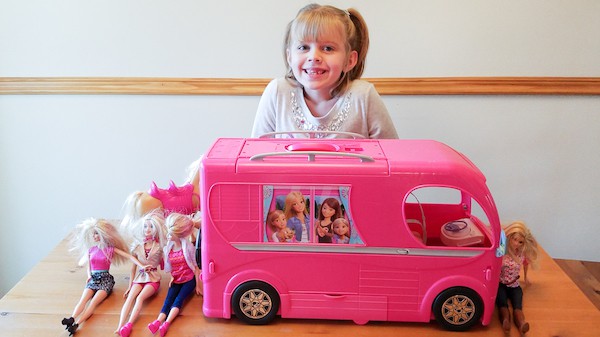 Aubergine rotatie pil Barbie Pop-Up Camper Review + 1-Minute Video Review