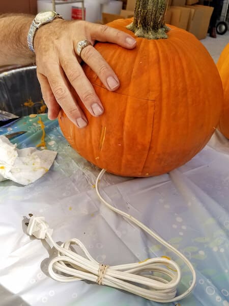 how to use pumpkin carving patterns