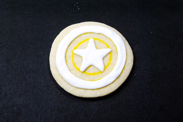 captain america shield cookies