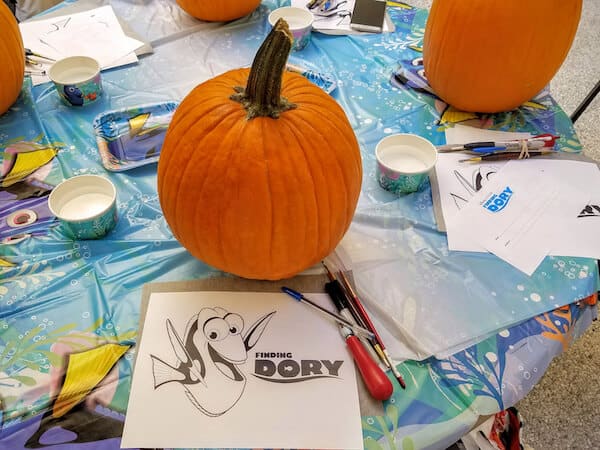 how to use pumpkin carving patterns